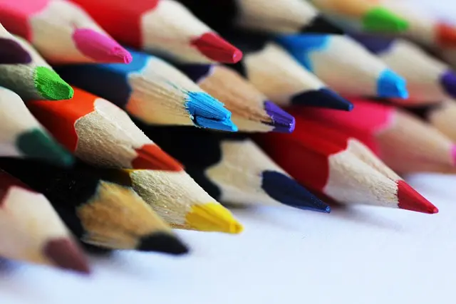 10 activités de loisirs créatifs à essayer pour stimuler votre créativité